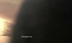 《重磅✅模特私拍㊙️泄密》最新重庆大二学妹mei赚外快模特群顶格约拍被摄影师蹭B抠B掰B可惜J8不太给力4