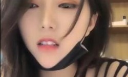 奶奶奶奶哦情趣透视装卫生间自[zi]慰秀.