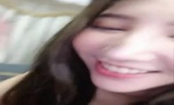 KK美女直播乱luan伦，玩自己的弟弟.