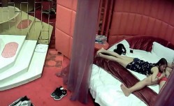 360监控偷拍-情趣酒jiu店胖哥无套啪pa啪、女主大喊老公你怎么这么厉害