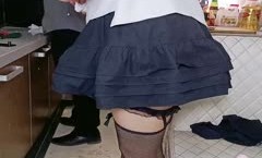 剧情演绎风骚小姨子黑丝情趣诱惑，露脸勾搭维修工大哥，被大哥按着头草嘴呻吟，淫声荡语各种抽𝕄𝕚𝕤𝕤𝔸𝕍[chou]插后入草菊花