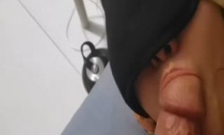 漂亮美眉 啊啊 太大了 被巨吊深喉啪pa啪 简单粗暴 爽𝕄𝕚𝕤𝕤𝔸𝕍的不要不要的 射满一鲍鱼