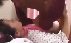 可爱小萝luo莉被亲哥哥乱luan伦内射
