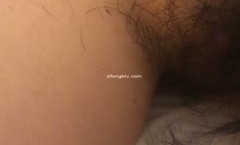 补课班女老师上门辅导孩子学习被猥琐家长下药迷翻剪B毛玩肥B-1