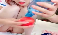 制服高挑妹mei子，第𝕄𝕚𝕤𝕤𝔸𝕍-🔞官网一视角掰穴十分粉嫩，上演下鸡蛋，青桔，西红柿全塞进去
