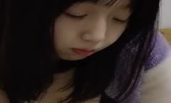 童颜大奶胖胖的极品妞，MissAV-18 Video在家偷偷的跟狼友发骚，叫大奶子自己舔tian奶头左右开弓，大黑牛自[zi]慰逼逼淫水多多好刺激