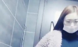 零零后小美女喝了一大杯饮料网吧勾搭正MissAV-18 Video在上网的饿了么外卖小哥