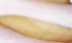 零零后女孩，奶水已备好。边做[zuo]爱边喷奶，这景观稀罕，乳头肿张，都不用挤，奶水滴滴答答膨胀往下滴！