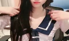 超淫ying荡的白丝制服小妹mei全程露脸大秀直播，女神颜值互动撩骚，道具抽𝕄𝕚𝕤𝕤𝔸𝕍[chou]插白虎骚穴跳蛋摩擦，呻吟可射she精jing彩别错过